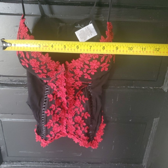 Bustier - Picture 7 of 8